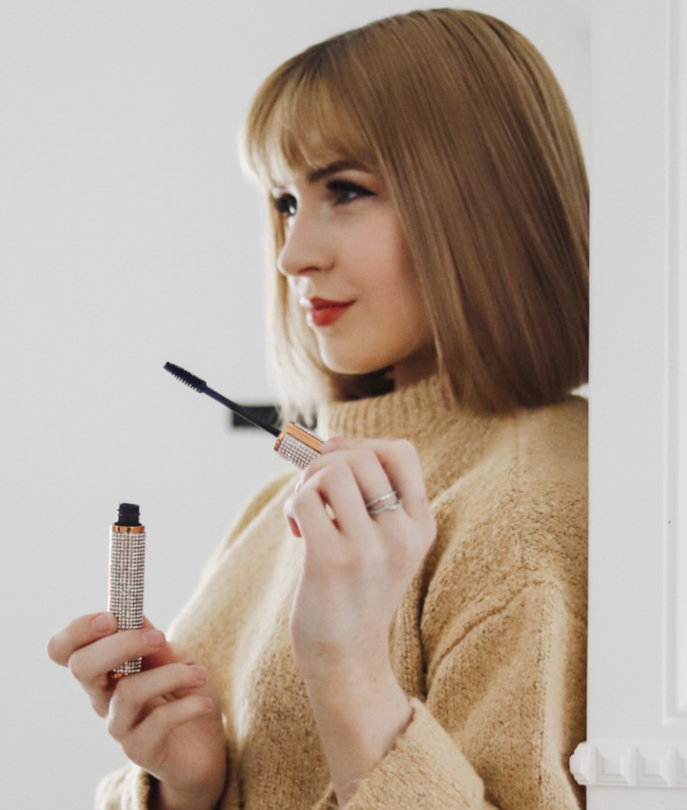 Mega Volume Vegan Mascara Black and Blue – Smudge-Proof with Handmade Diamond Case