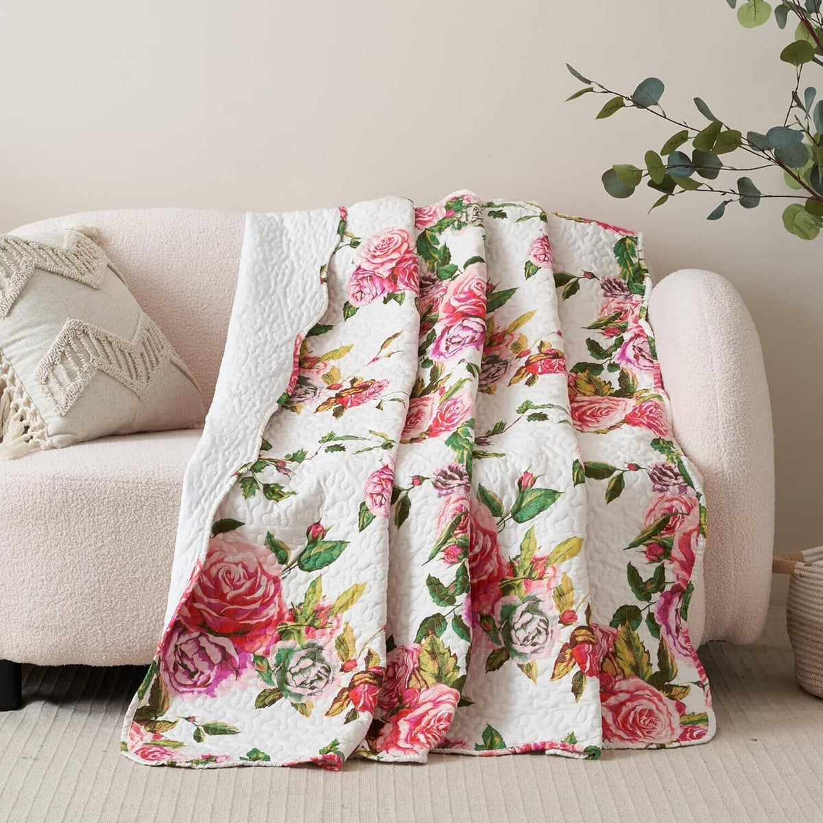 DaDa Bedding Romantic Roses Floral Throw Blanket - Lovely Spring Pink &amp; White Scalloped Colorful Lightweight Breathable - Bright Vibrant Quilted Throw Blanket - 50 x 60
