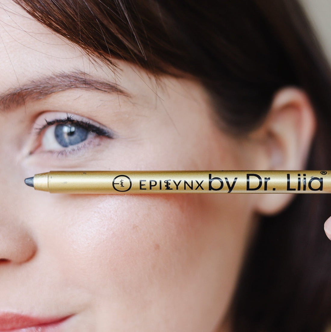 Soft-Glide Kajal Eyeliner Pen – Smudge-Resistant, Comfortable Wear for Sensitive Eyes