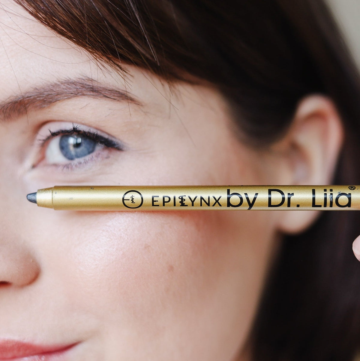 Soft-Glide Kajal Eyeliner Pen – Smudge-Resistant, Comfortable Wear for Sensitive Eyes