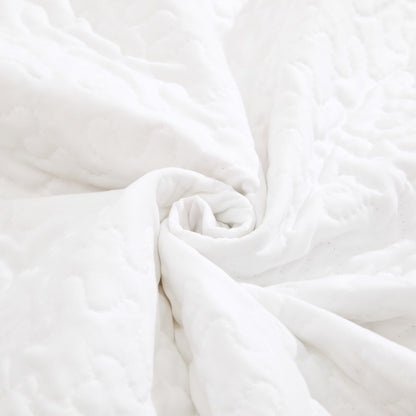 DaDa Bedding Romantic Roses Floral Throw Blanket - Lovely Spring Pink &amp; White Scalloped Colorful Lightweight Breathable - Bright Vibrant Quilted Throw Blanket - 50 x 60